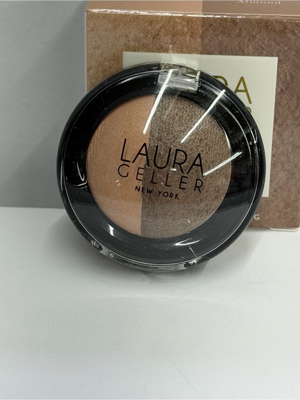 Laura Geller Baked Eyeshadow Duo Sunstone Almond 0.03 oz Full Size NIB - Picture 3 of 8
